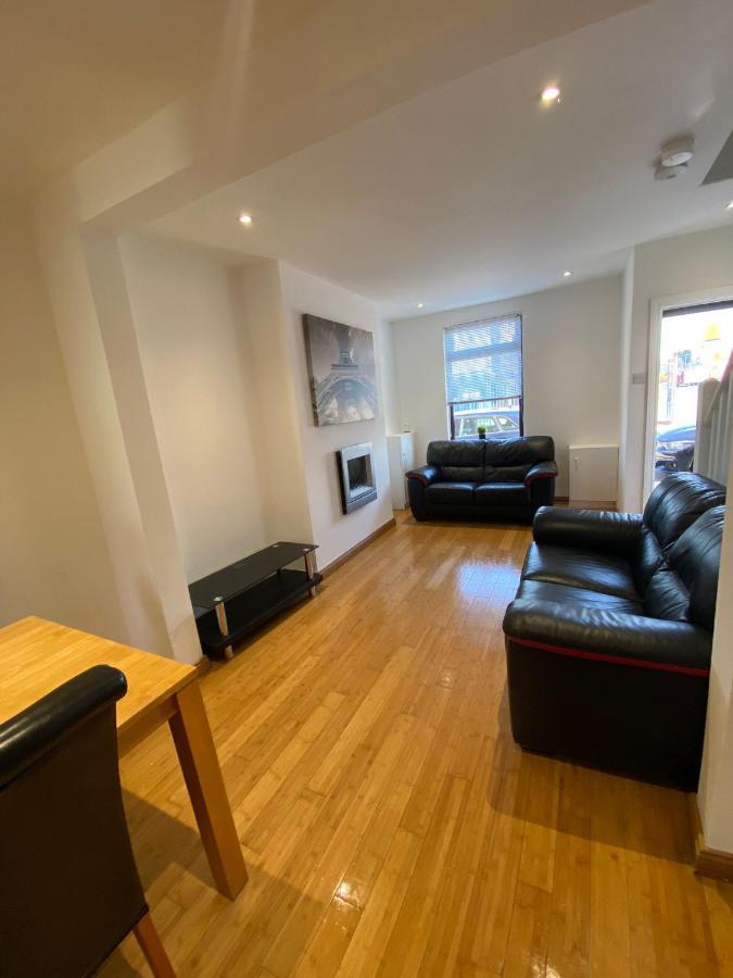 Modern Two Bedroom House Close To City Centre Belfast Extérieur photo